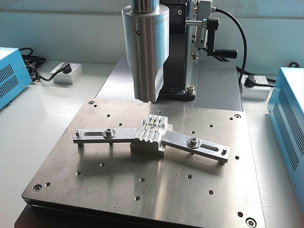 “超聲波”模具安裝時(shí)的程序及注意要點(diǎn)