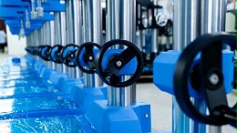 當別家都在減配時，這家公司為何堅持給手柄“增重”？