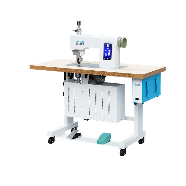 靈科超聲波貫流風(fēng)葉焊接機(jī)