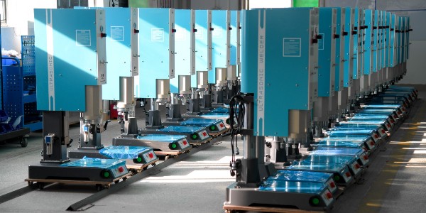 靈科超聲波焊接機整機