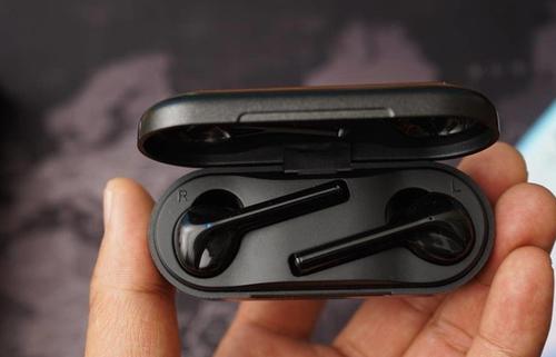 藍(lán)牙耳機(jī)