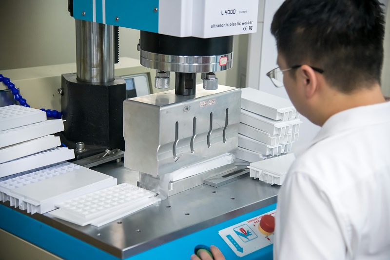 珠海龍頭超聲波廠家焊接機在食品行業(yè)的應用—推動行業(yè)進步